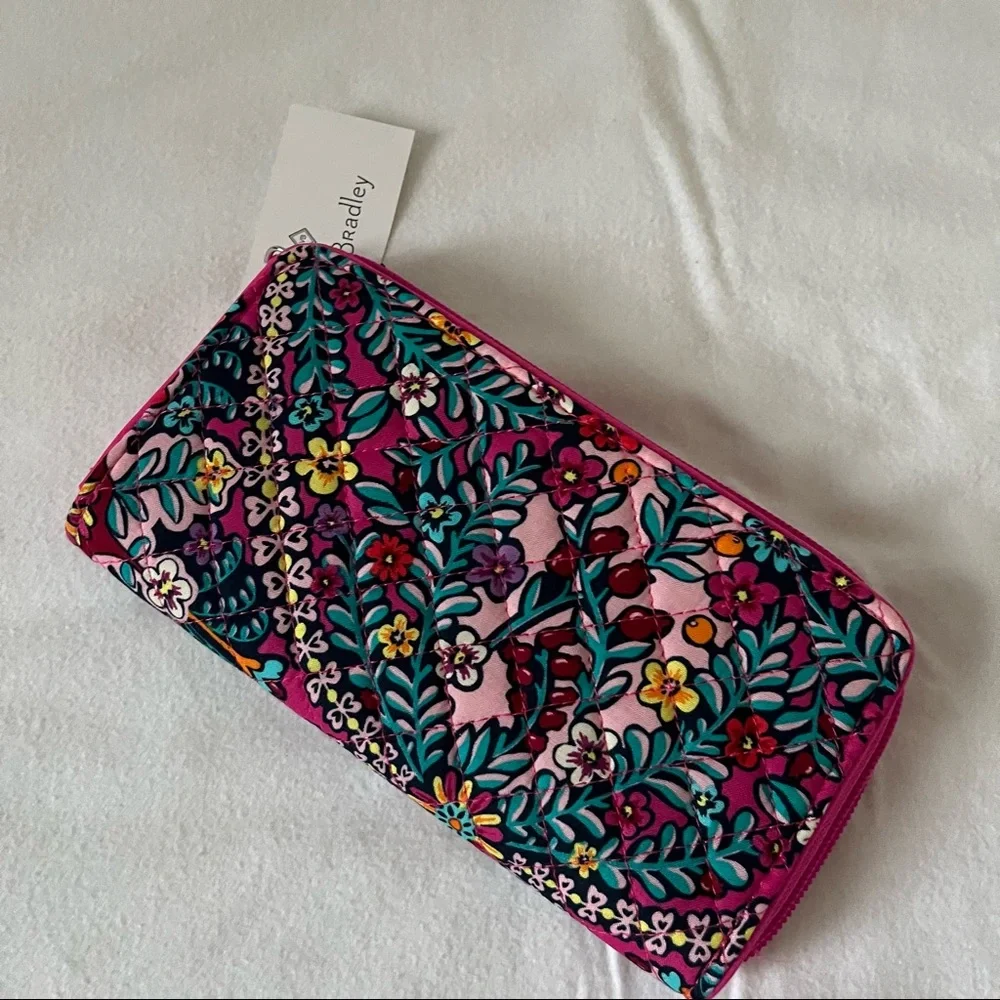 NWT Vera Bradley Pink Printed Large Wallet - Picture 3 of 4